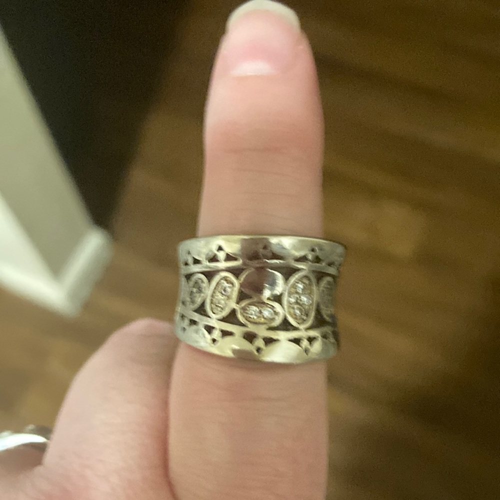 Silver vintage cubic zirconia ring size 6